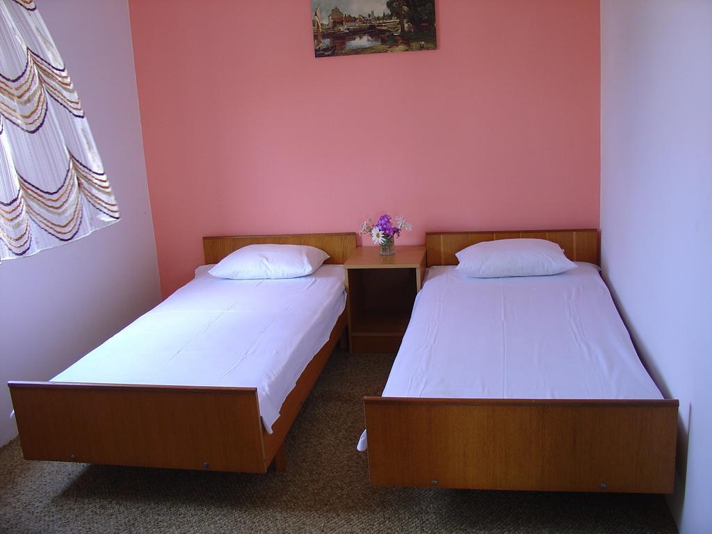 Apartments And Rooms Mirjana Bibinje Habitación foto
